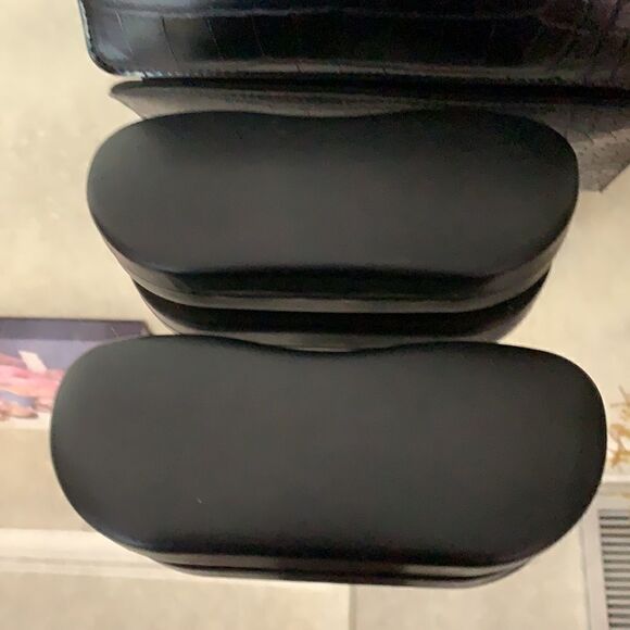 Sunglasses case & clot main image 2